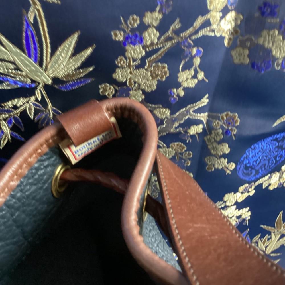 Authentic Vintage Dooney&Bourke Pebble Leather Sling Back Bucket Handbag - Picture 10 of 15